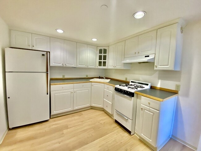 4022 59th Ave SW Unidad C