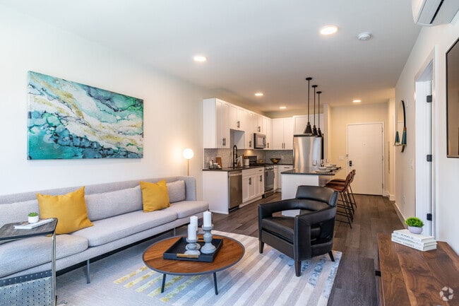 1BR, 1BA - 752SF