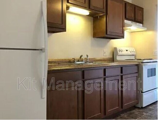 Charming 1-Bedroom Near West Laskey – Cozy, Convenient, and Affordable at $675 / $99 Move In Special