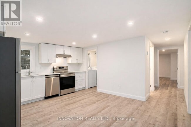 Photo - 21 Parkside Crescent Unit B