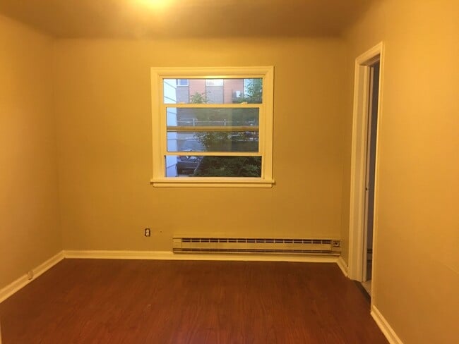Photo - COZY 1BD/1BA LOWER SOUTH HILL APARTMENT | A/C | ON-SITE LAUNDRY | PET FRIENDLY | $200 OFF MOVE-IN... Unit 1505-D
