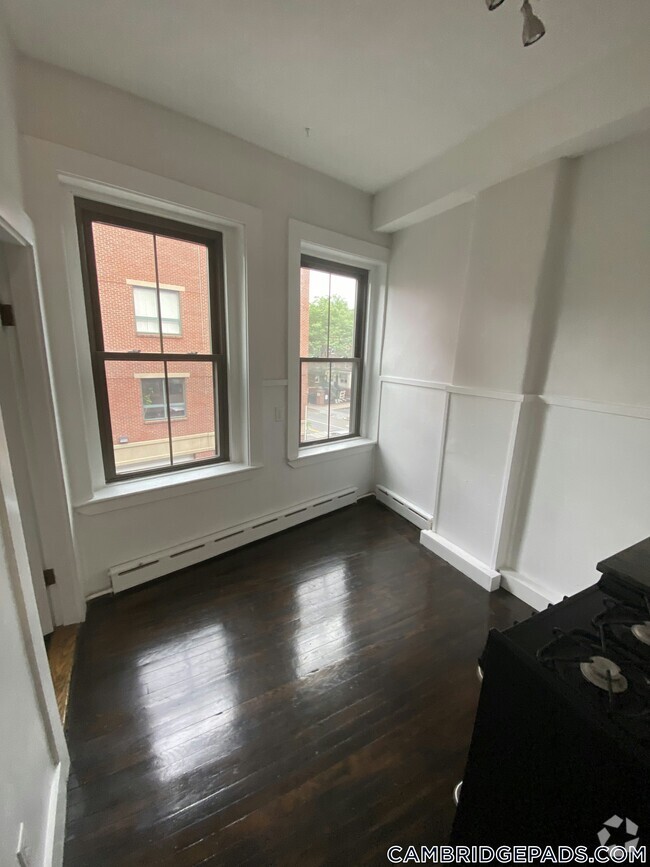 Building Photo - 110 Willow St Unit 3 Rental