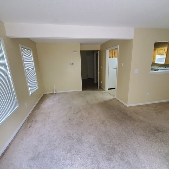 Family Room - 5330 Godas Cir