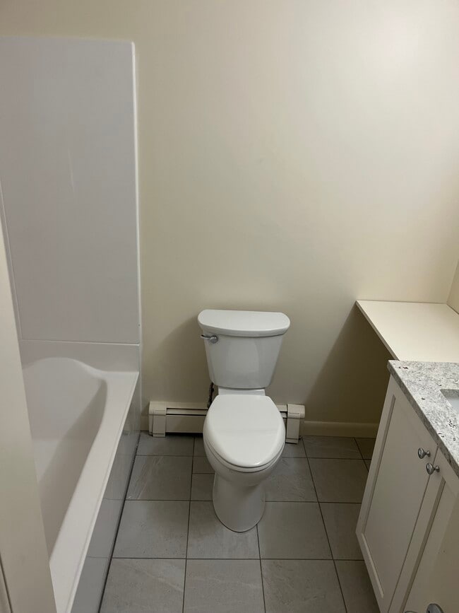 Photo - 2 Norton Ave Unidad 7A