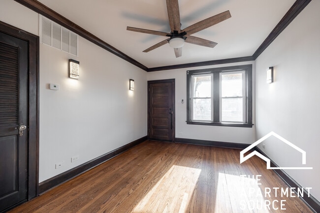 Photo - 2626 W Devon Ave Unit 201