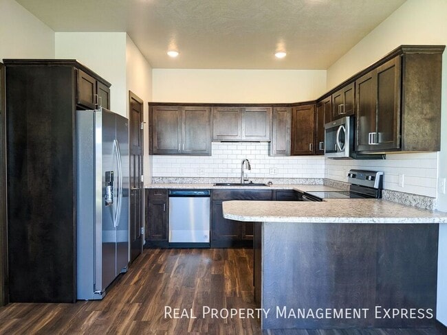 Photo - 2 Bedroom 2 Bathroom Townhome w/ Attached Garage