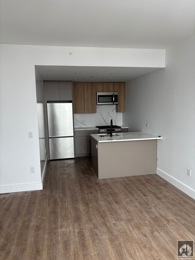 Building Photo - Cropsey Ave Rental