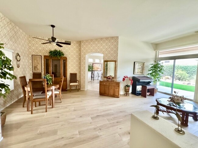 38517 Fallbrook Ave
