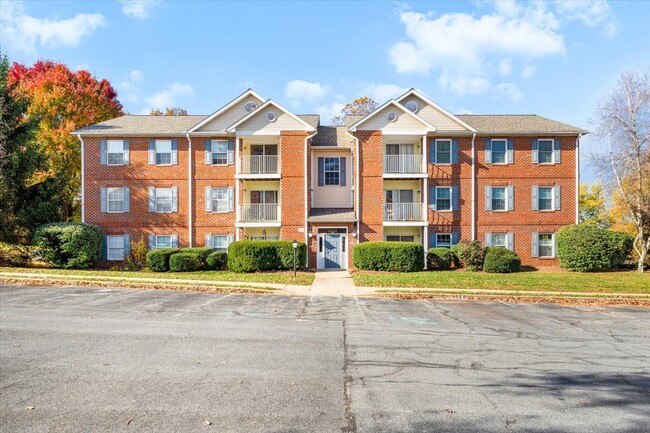 Building Photo - 3860 Shadywood Dr Rental