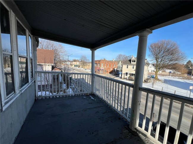 Photo - 853 N Goodman St Apartment