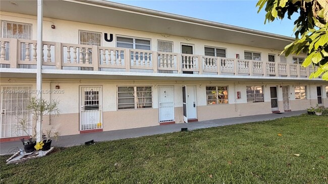 Building Photo - 20230 NE 2nd Ave Unit U5