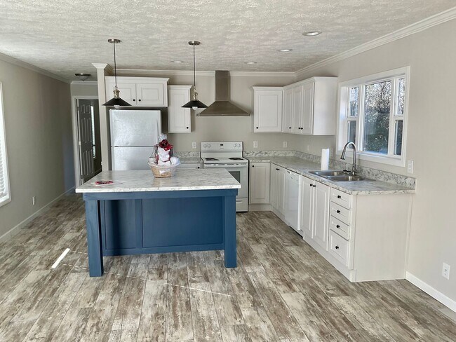 Photo - New Manufactured Home with 3 Bedrooms, 2 B...