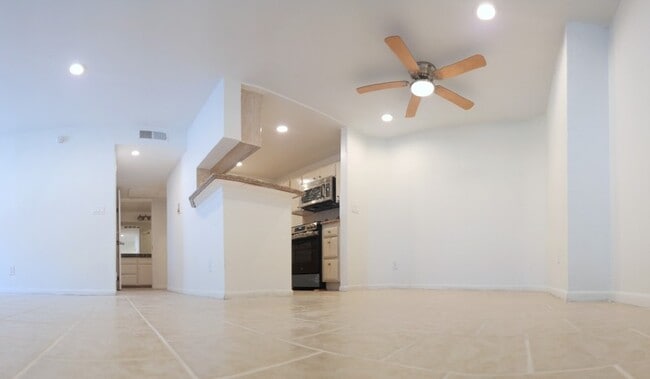 Photo - 11020 Hesby St Unidad 1