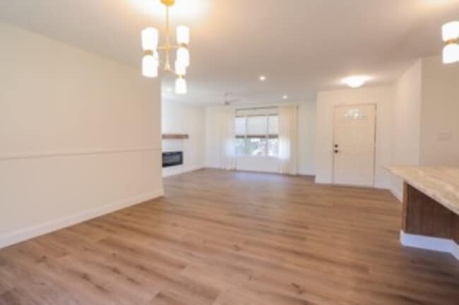 18 Warren Ct