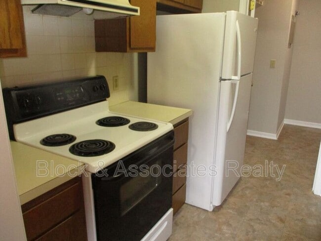 Photo - 302 Windsor Manor Way
