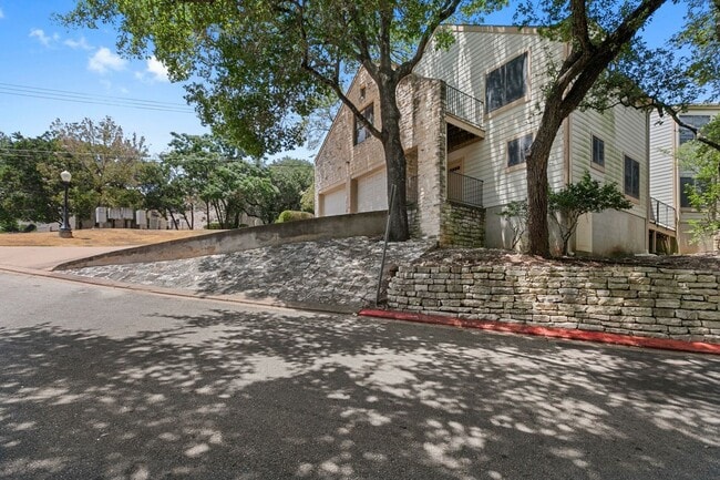 Photo - Beautiful Great Hills Townhome