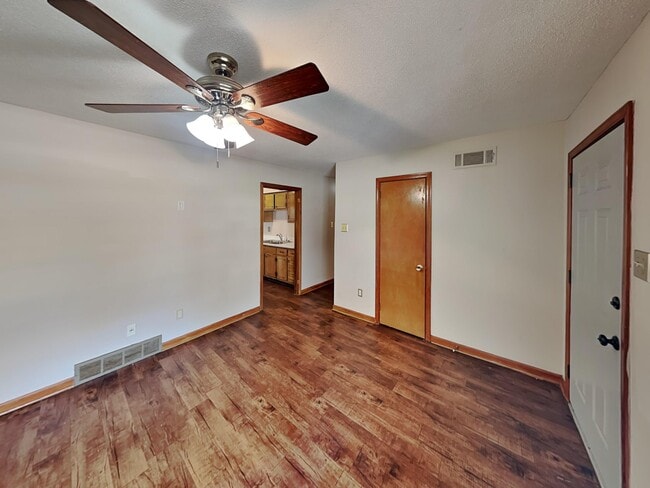 Photo - 3328 Shuster Cove