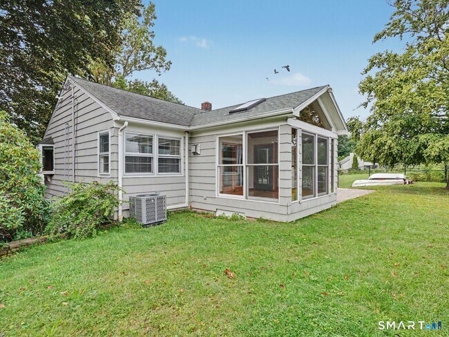 100 Lakeshore Terrace