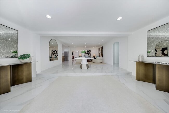 Photo - 871 NE 81st St