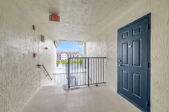 Photo - 920 Villa Cir
