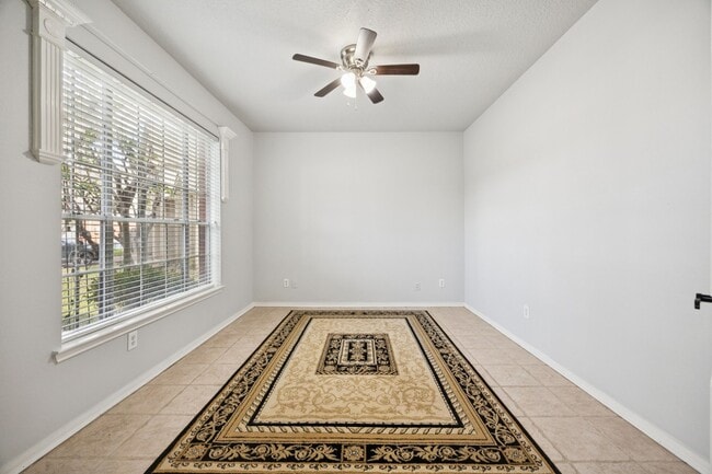 Photo - 12310 Robin Mdw Cir