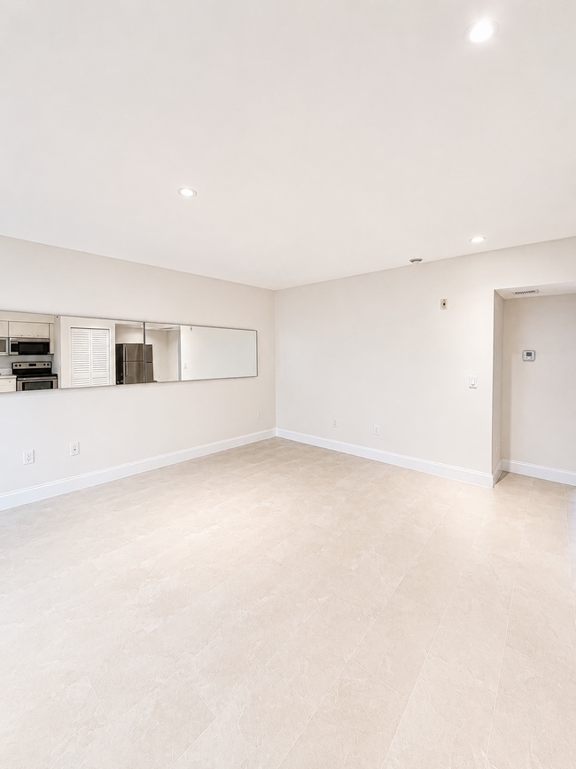 Photo - 6905 Bay Dr Unit 13