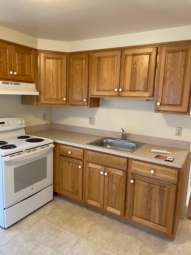 Building Photo - 159 N Delmorr Ave Unit 159 N Delmorr Ave 2nd Fl Rental