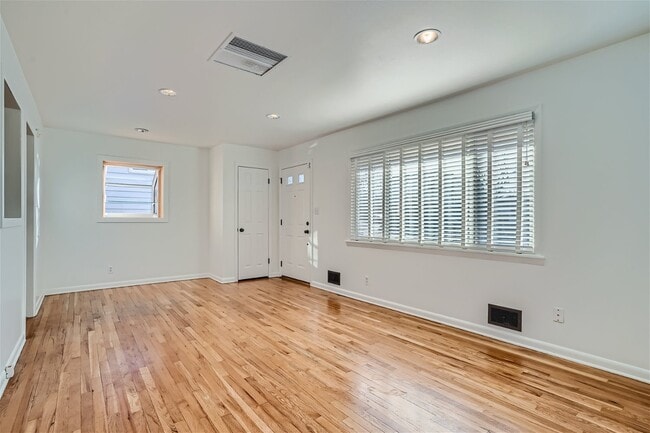 Photo - 718 Tennyson St