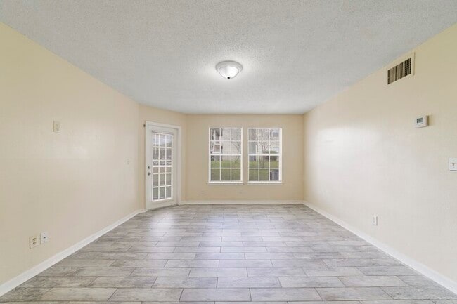 Photo - 6190 Westgate Dr Unit Apt 103