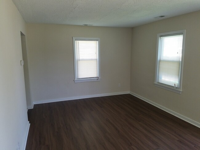 Photo - Adorable 2 Bedroom in Hampton!