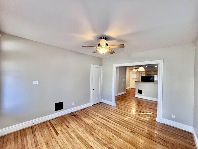1533 McCausland Ave Unit A