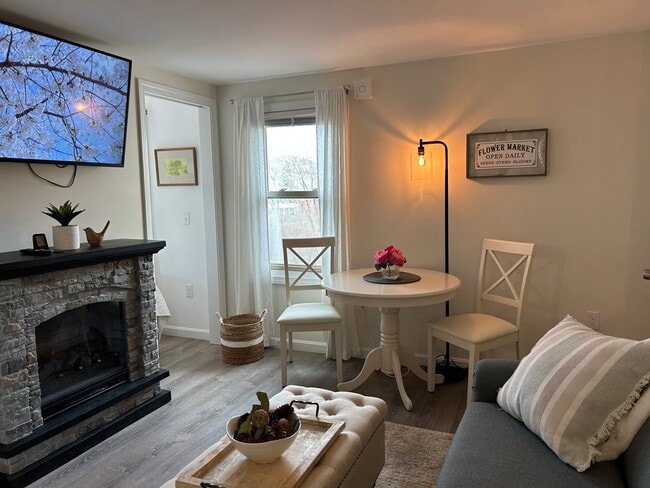 Photo - 64 Church St