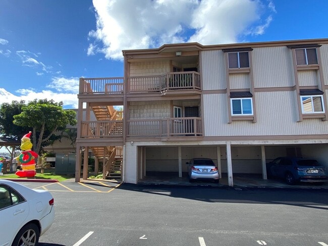 Photo - TOWNHOUSE - 3 BED/ 2 BATH/ 1 PARKING AT HARBOR POINTE (Just Listed)