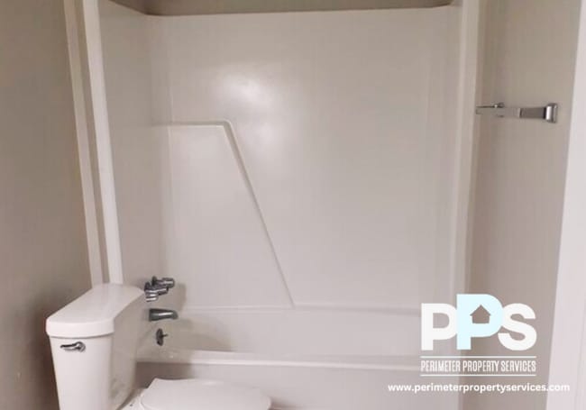 Photo - 1126 Maple St