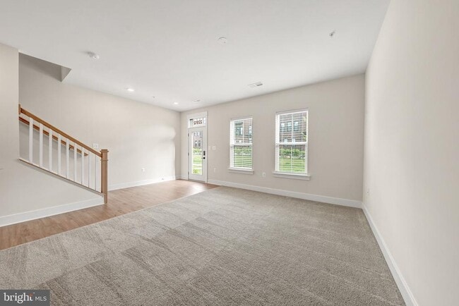 Building Photo - 22812 Tawny Pne Sq