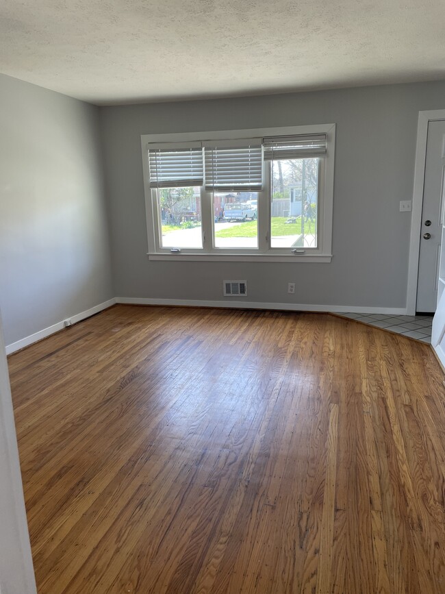 Photo - 4409 Cavelle Ave