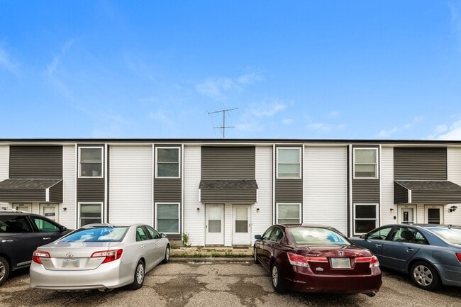 Building Photo - 6972-6996 Joseph Street Unit 6978
