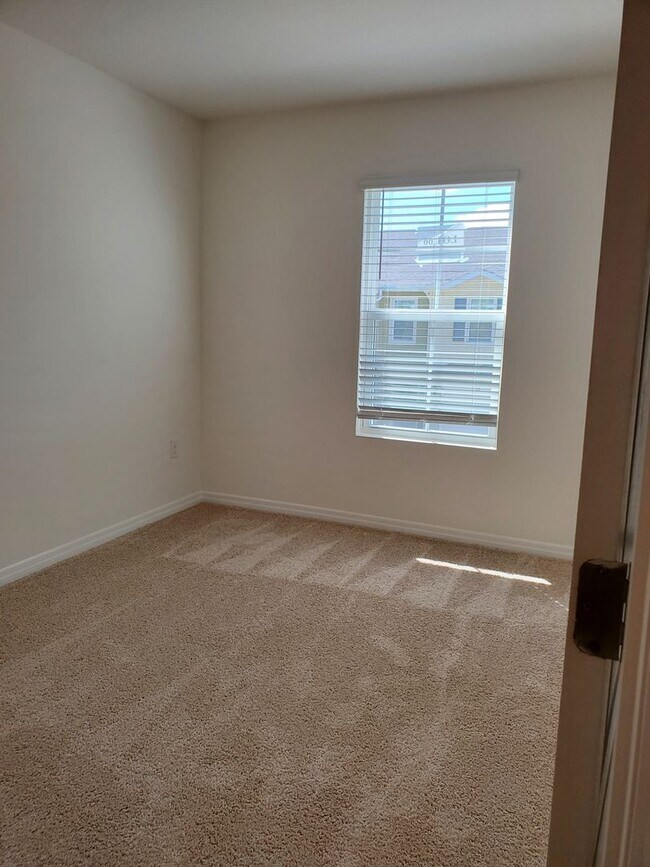 Photo - Large Port Orange 3/2.5 townhome!