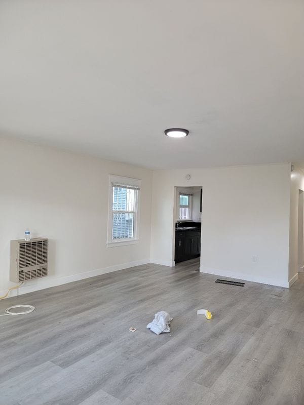 Building Photo - 438 E 16th St Rental