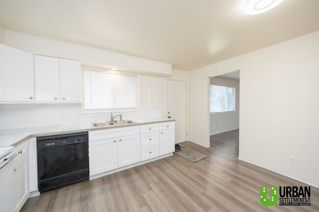 Photo - Spacious and recently remodeled 2 bedroom 1 bath Duplex in Cheney