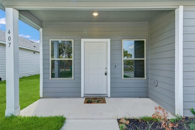 Building Photo - 407 E Avenue G Rental