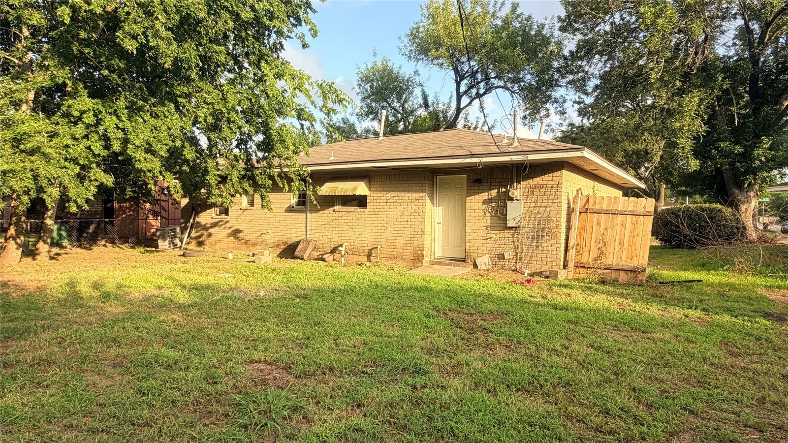 Photo - 3007 Akard St