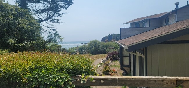 Photo - 1047 Wharf St