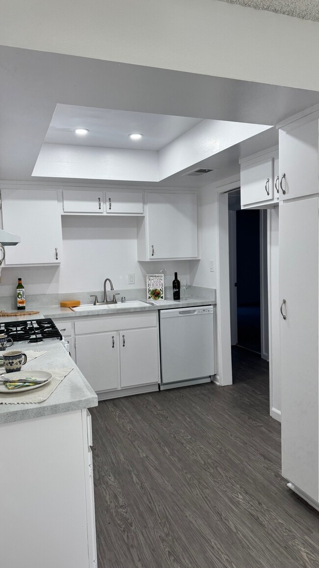 Photo - La Corona Apartments