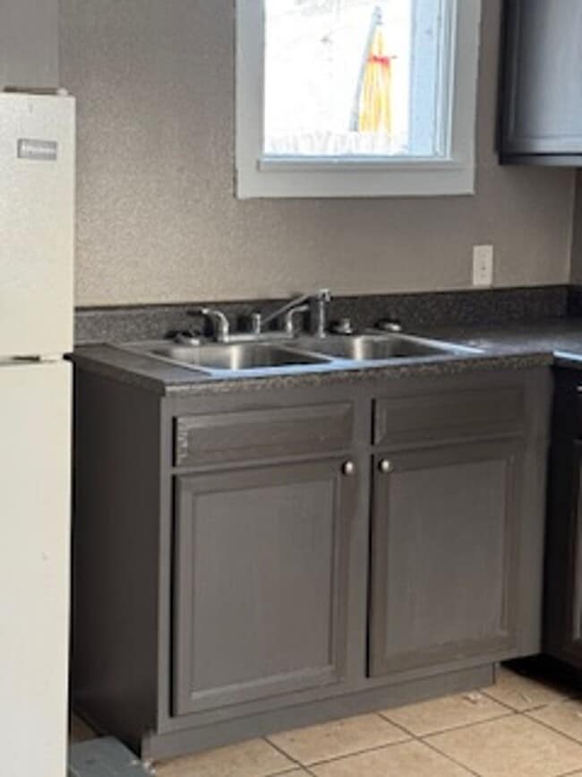 Photo - Cute 1 Bedroom with Basement