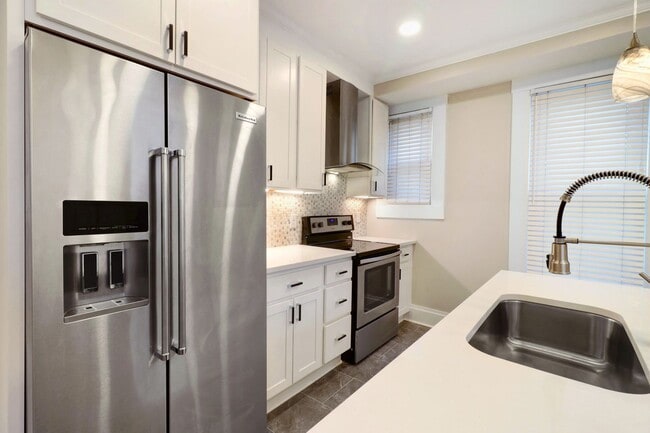 Photo - 916-918-918 Harrison Ave Unit 918 Harrison