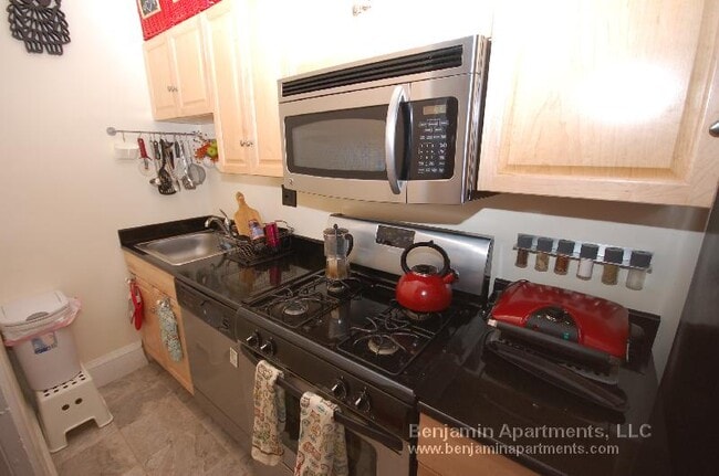 Photo - 1067 Beacon St Unit 7