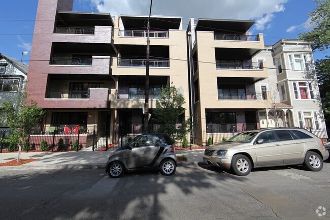 Building Photo - 1825 N California Ave Unit 4 Rental