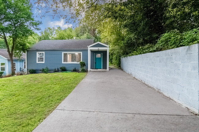 Photo - 38 Adair Ave SE House