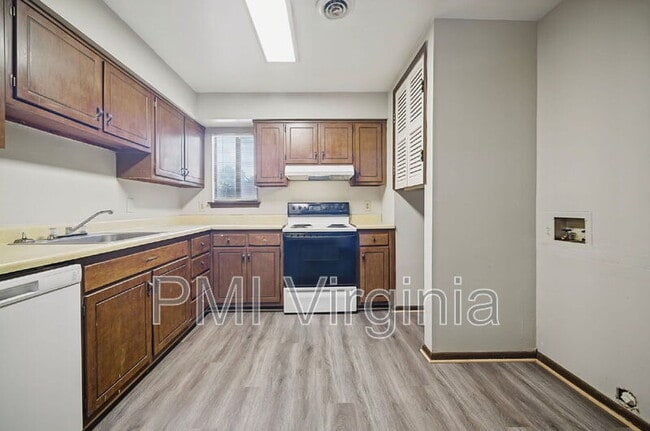 Photo - 1474 E Tanners Creek Dr